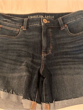 American Eagle Outfitters "the Dream short" Dark Wash Rolled Hem Denim Shorts